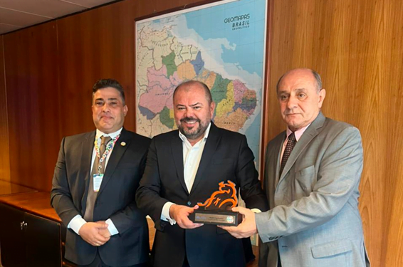 CONAFER e Alta Genetics apresentam ao ministro do Trabalho e Previdência o modelo de sucesso do maior programa de melhoramento genético do país